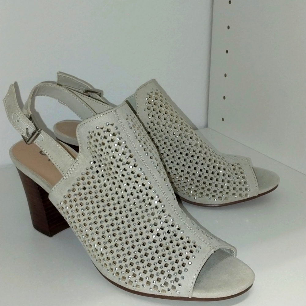 Unisa super hot beige rhinestone sandals NEW!